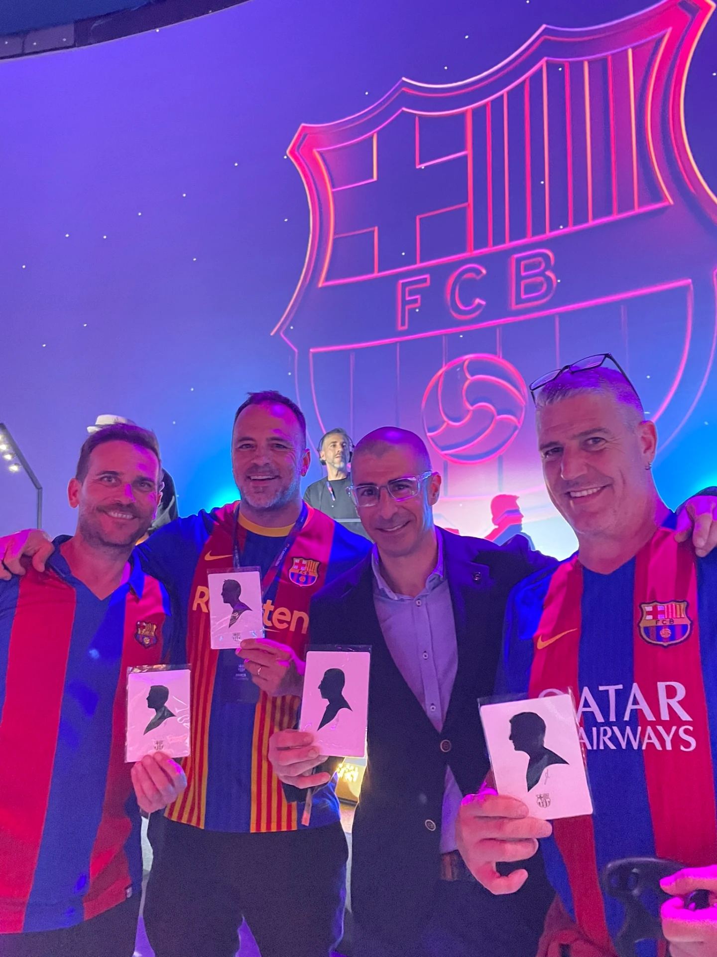Siluetas en el Camp Nou: Arte en vivo para un Clásico