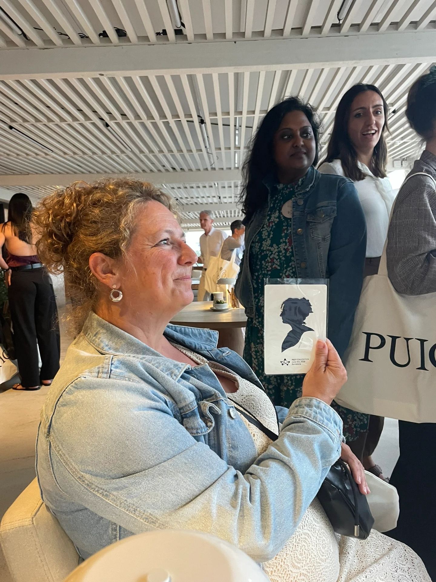 Evento de marca de PUIG con arte en directo en Barcelona